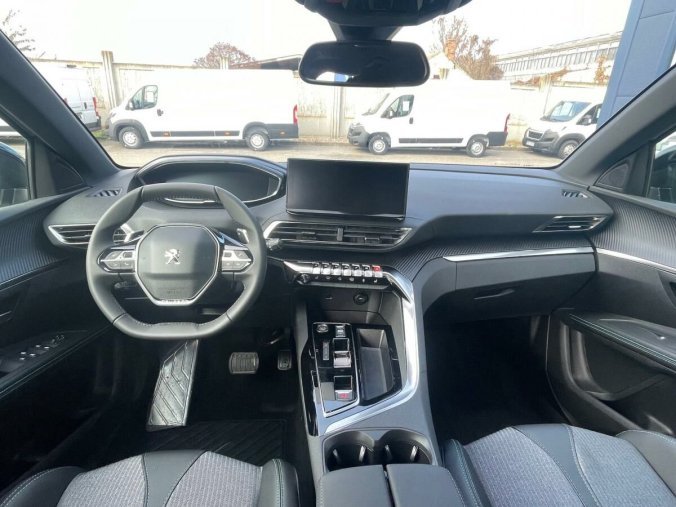 Peugeot 5008, Peugeot 5008 Allure Pack 1,5 BlueHdi EAT8, barva stříbrná