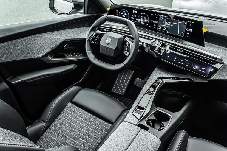 Peugeot 5008, Peugeot 5008 1,2 ALLURE Hybrid 145 e-DCS6, barva bílá