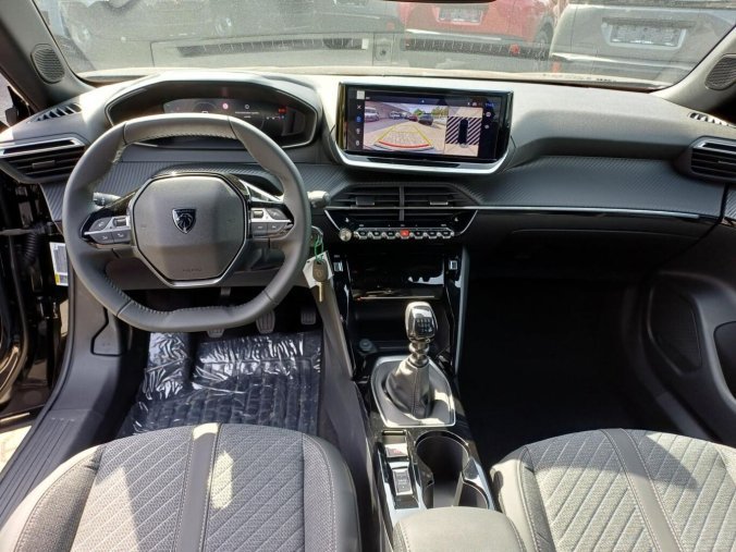Peugeot 2008, Peugeot 2008 ALLURE 1.2 PureTech 100k, barva černá