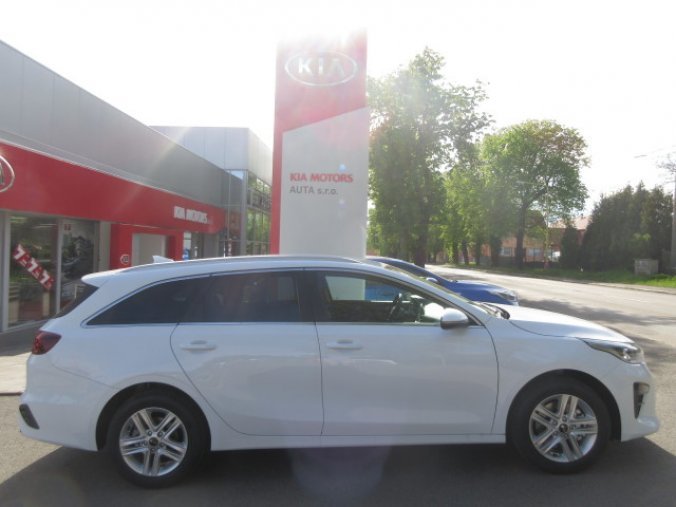Kia Ceed, 1,5 T-GDi GPF 7DCT TOP, barva bílá