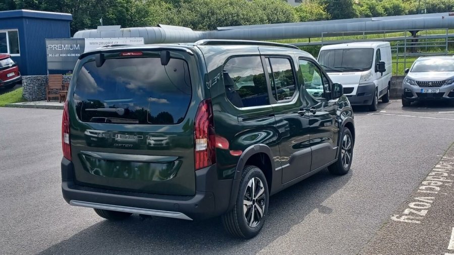 Peugeot Rifter, Peugeot Rifter LONG GT BlueHDi 130 S&S EAT8, barva zelená