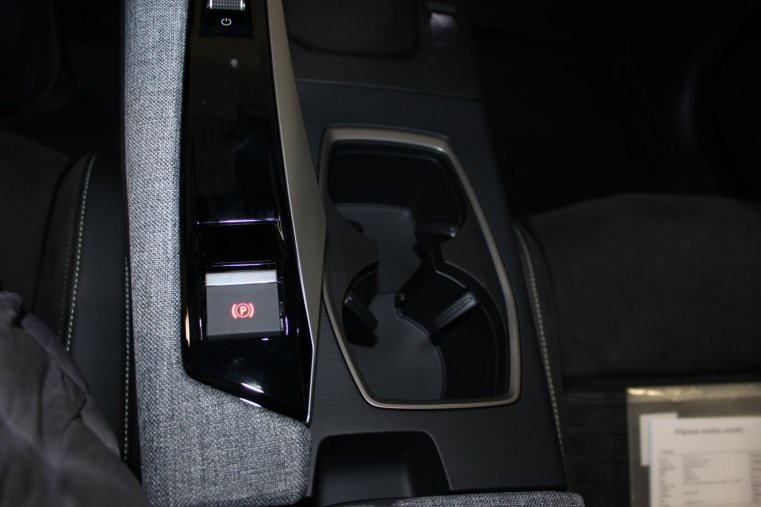 Peugeot 3008, Peugeot 3008 GT Hybrid 145 e-DCS6, barva černá