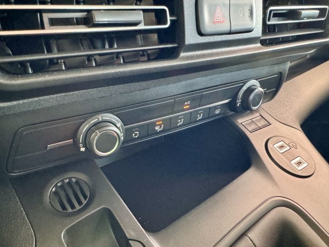Peugeot Rifter, Peugeot Rifter ALLURE BlueHDi 100k, Manuál, barva modrá
