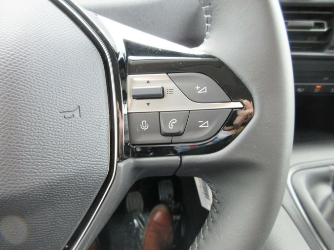 Peugeot Rifter, Peugeot Rifter LongAllure BlueHDi 130S&S MAN6, barva modrá