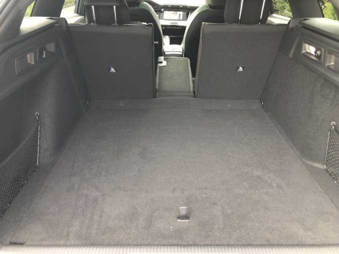 Peugeot 308, Peugeot 308 308 SW ALLURE Hybrid 145 e-DCS6, barva šedá