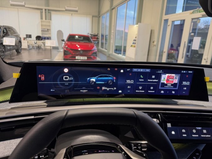 Peugeot 3008, Peugeot 3008 GT Hybrid 145 e-DCS6, barva modrá