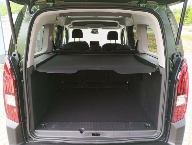 Peugeot Rifter, Peugeot Rifter LONG ALLURE BlueHDi 130 S&S EA, barva zelená