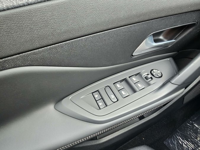 Peugeot 408, Peugeot 408 ALLURE Plug-in HYBR.225 e-EAT8, barva modrá