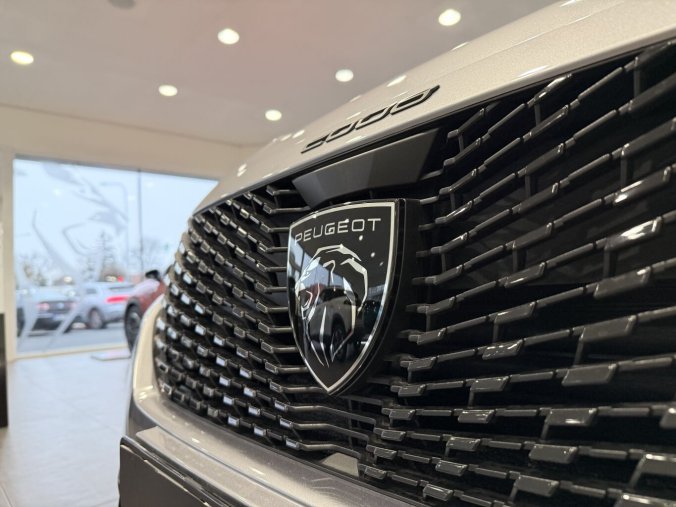 Peugeot 2008, Peugeot 2008 STYLE 100 koní, 7let záruka, barva šedá