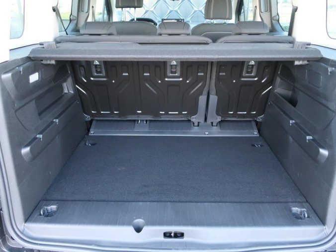 Peugeot Rifter, Peugeot Rifter ALLURE PureTech 110 S&S MAN6, barva zelená