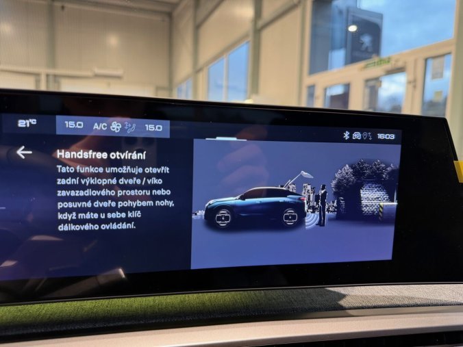 Peugeot 3008, Peugeot 3008 GT Hybrid 145 e-DCS6, barva modrá