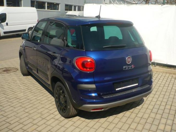 Fiat 500L, 1,4 16v 95k Connect, barva modrá