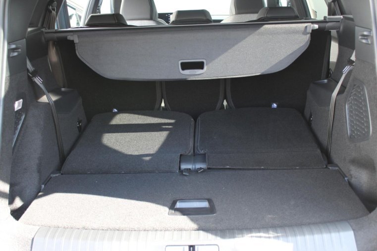 Peugeot 5008, Peugeot 5008 ALLURE Hybrid 145k e-DCS6, barva modrá