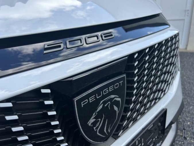 Peugeot 5008, Peugeot 5008 ALLURE Hybrid 145k e-DCS6, barva bílá