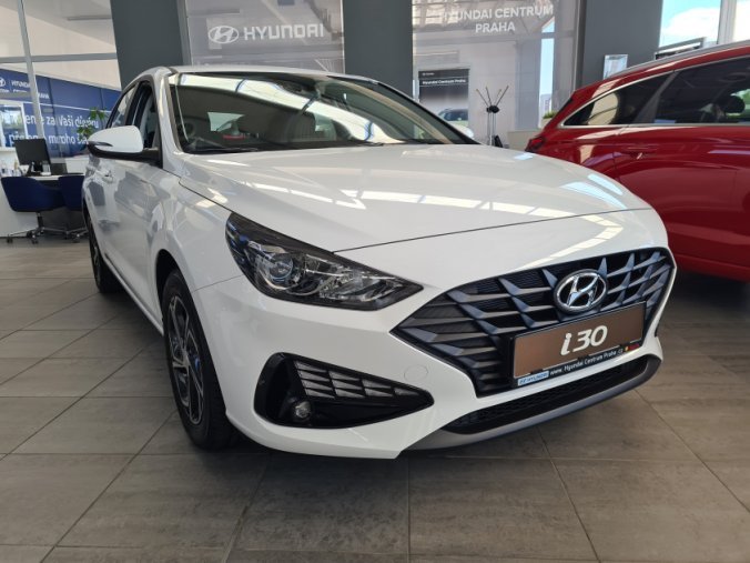 Hyundai i30, 1,0 T-GDI 88 kW MT, barva bílá