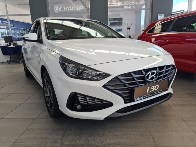 Hyundai i30, 1,5i 81 kW MT, barva bílá