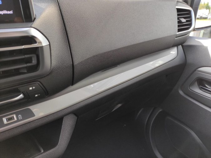 Peugeot Traveller, Peugeot Traveller 2.0 HDI 180k AUT8 L2 8 MÍST, barva zelená