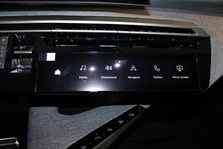 Peugeot 3008, Peugeot 3008 GT Hybrid 145 e-DCS6, barva černá