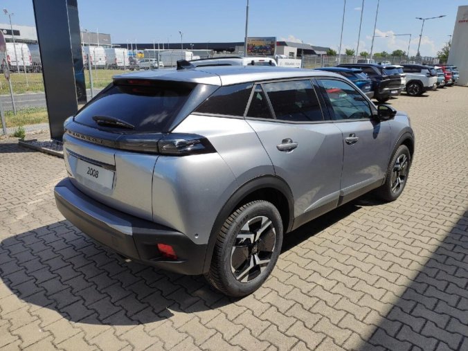 Peugeot 2008, Peugeot 2008 ALLURE 1.2 TURBO 100k 2xkamera, barva stříbrná