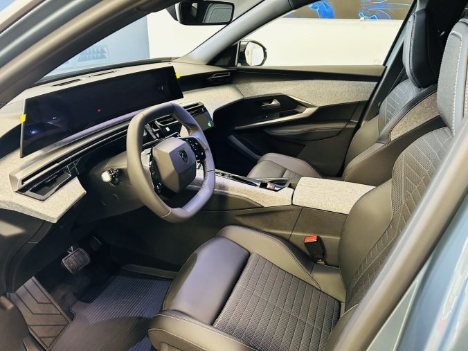 Peugeot 3008, Peugeot 3008 ALLURE Hybrid 145 e-DCS6, barva modrá
