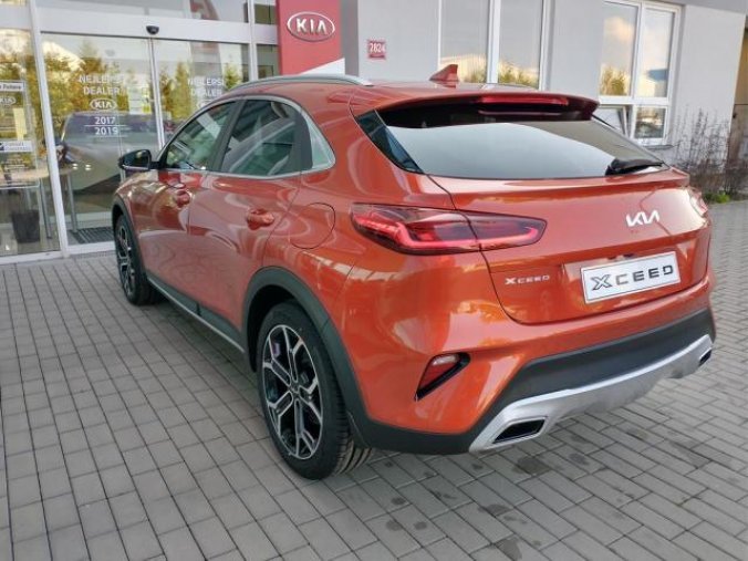 Kia XCeed, 1.5 T-GDi BLACK EDITION MY22, barva oranžová