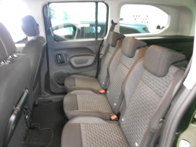 Peugeot Rifter, Peugeot Rifter LONG GT BlueHDi 130 S&S EAT8, barva zelená