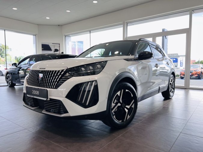 Peugeot 2008, Peugeot 2008 GT Elektro, e-dojezd 341km, barva bílá