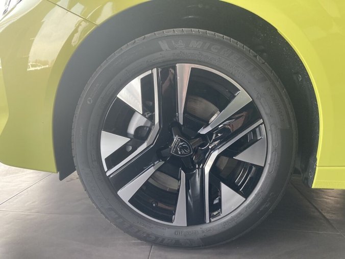 Peugeot 208, Peugeot 208 ALLURE PureTech 100 S&S MAN6, barva žlutá