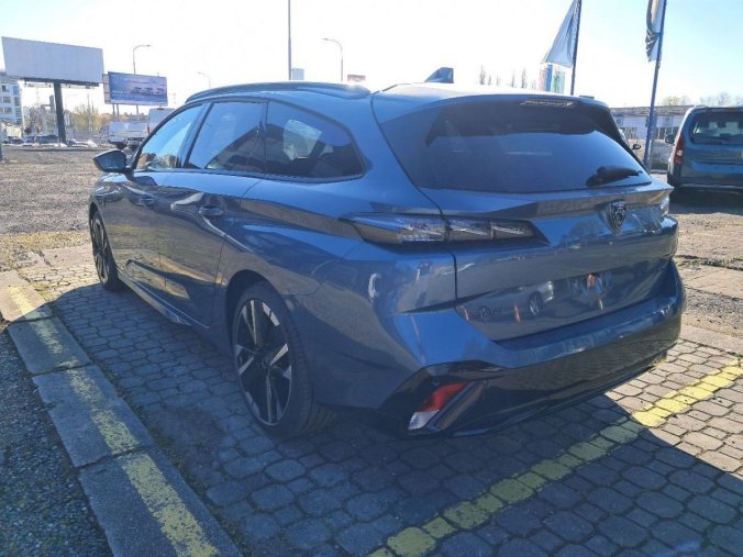 Peugeot 308, Peugeot 308 SW GT BlueHDI 130 S&S EAT8, barva modrá