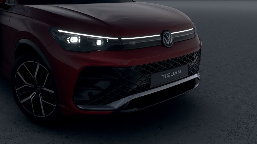 Volkswagen Tiguan, Tiguan R-Line People 200 kW eHybrid, barva červená