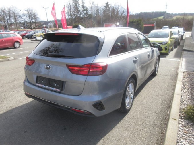 Kia Ceed, 1.5 T-GDi TOP, barva šedá