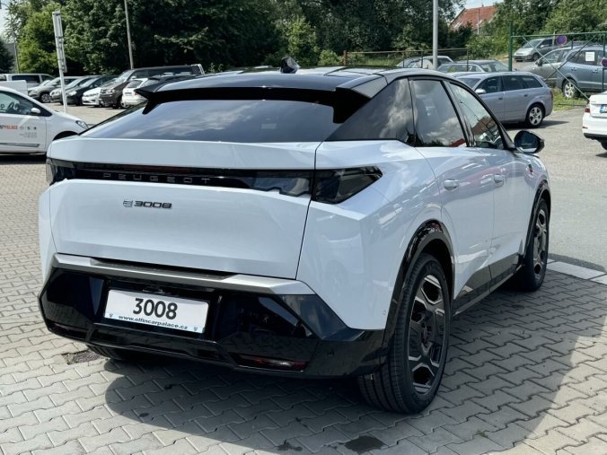 Peugeot 3008, Peugeot 3008 E-GT, barva bílá
