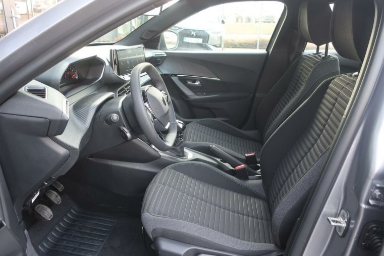 Peugeot 2008, Peugeot 2008 ACTIVE 1.2 MAN6 100k, barva stříbrná