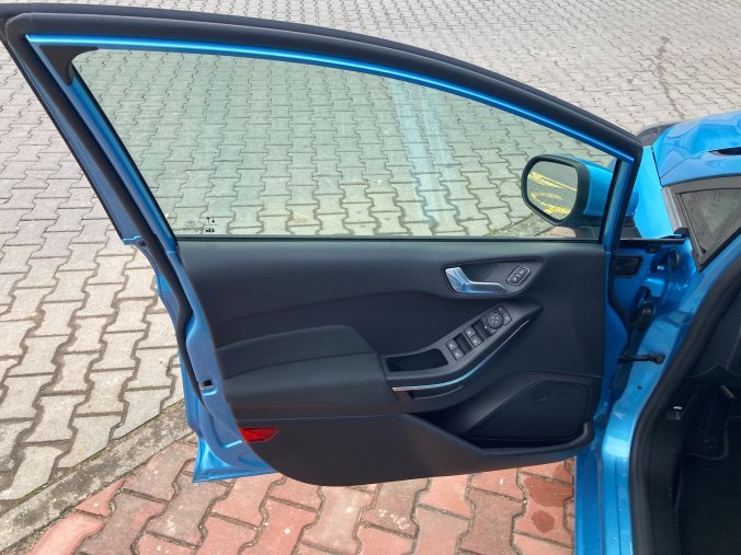 Ford Fiesta, Titanium, 5dveřová, 1,0 EcoBoost Hybrid (mHEV) 92 kW/125 k, 6st. manuální, barva modrá