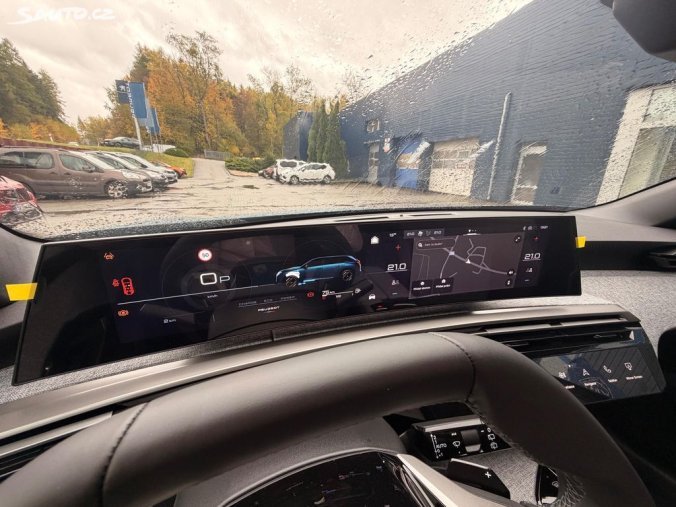 Peugeot 5008, Peugeot 5008 ALLURE Hybrid 145 e-DCS6, barva modrá