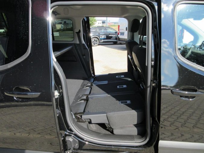 Peugeot Rifter, Peugeot Rifter LONG ALLURE HDi 130 MAN6 7míst, barva černá