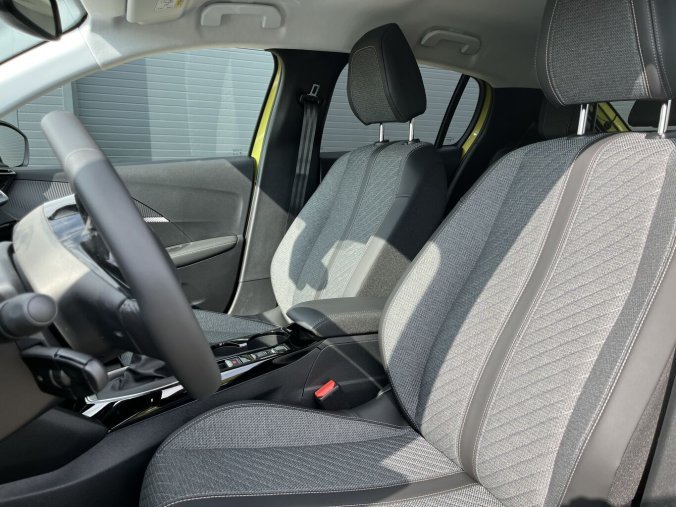 Peugeot 208, Peugeot 208 208 ALLURE PureTech 100k S&S MAN6, barva žlutá