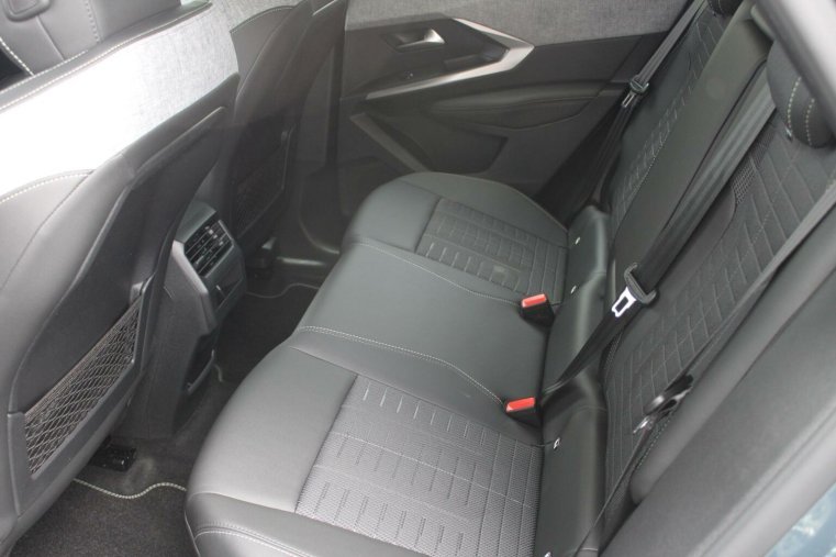 Peugeot 3008, Peugeot 3008 GT Hybrid 145k e-DCS6, barva modrá