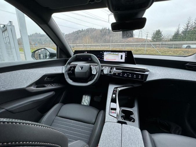 Peugeot 5008, Peugeot 5008 5008 ALLURE Hybrid 136 e-DCS6, barva bílá
