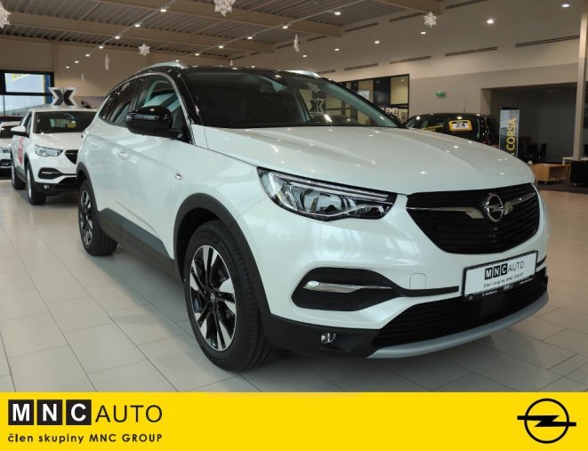 Opel Grandland X, Ultimate 1.6Turbo 133kW AT8, barva bílá