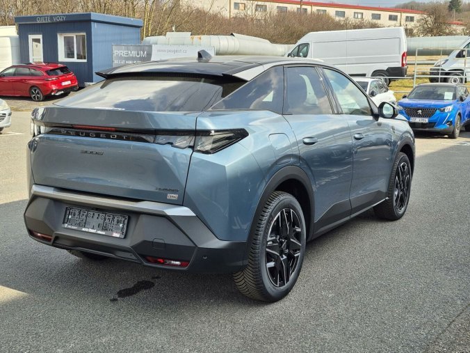Peugeot 3008, Peugeot 3008 GT Hybrid 136 e-DCS6, barva modrá
