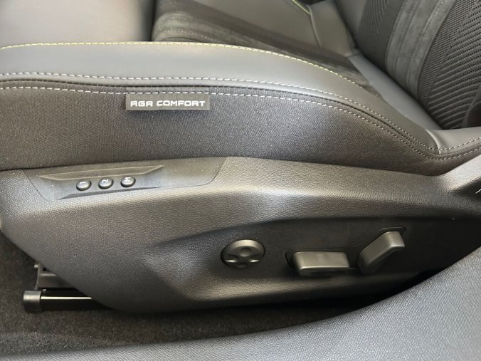 Peugeot 308, Peugeot 308 SW GT Hybrid 145 e-DCS6, barva šedá