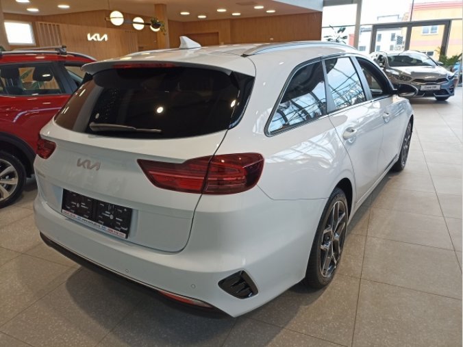 Kia Ceed, SW 1,5 T-GDi GPF TOP 118kw, barva bílá