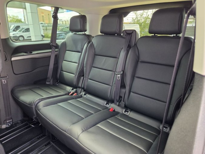 Peugeot Traveller, Peugeot Traveller ALLURE Long 2.2 BHDi 180k EAT8, barva šedá