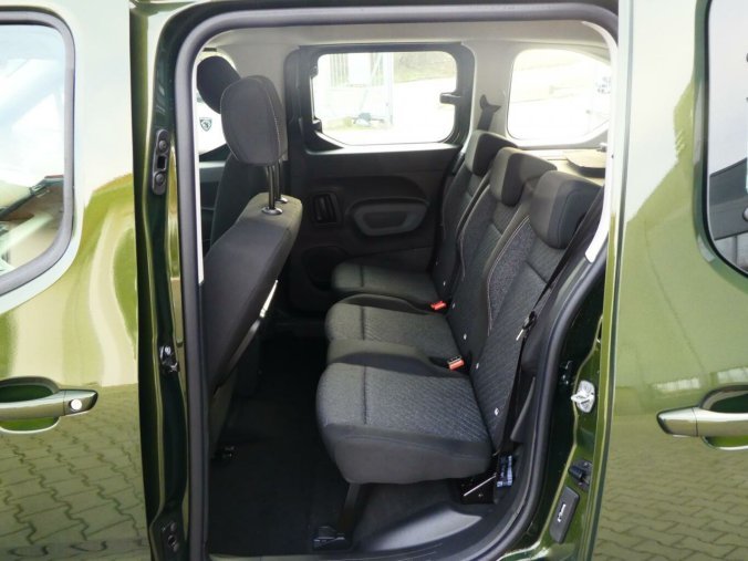 Peugeot Rifter, Peugeot Rifter ALLURE BHDi 100 S&S MAN6 M1, barva zelená