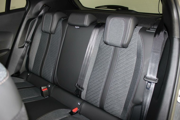 Peugeot 2008, Peugeot 2008 ALLURE PureTech 100 S&S M, barva šedá
