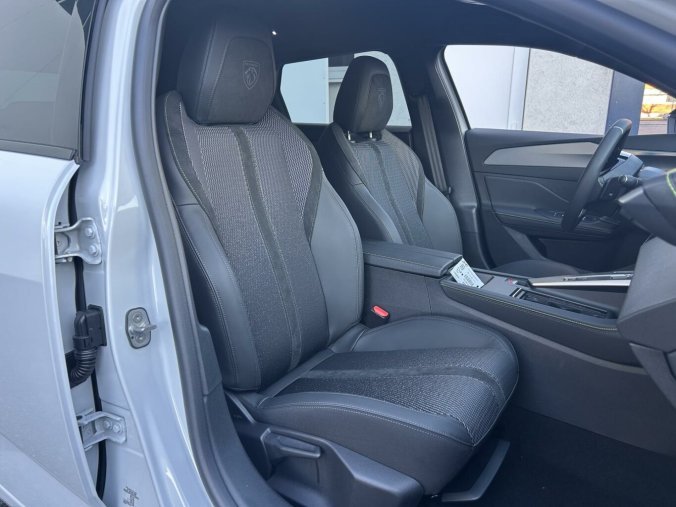 Peugeot 308, Peugeot 308 SW GT Hybrid 145 e-DCS6, barva bílá
