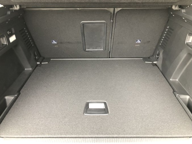 Peugeot 3008, Allure 1.2 PureTech 130 S&S MAN6, barva modrá