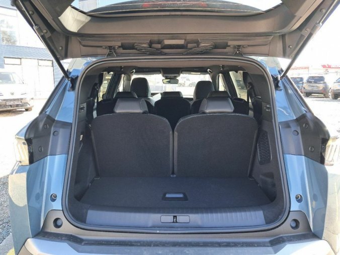 Peugeot 5008, Peugeot 5008 5008 ALLURE Hybrid 136 e-DCS6, barva modrá