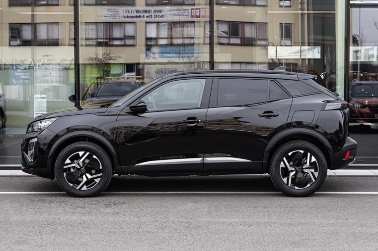 Peugeot 2008, Peugeot 2008 1,2 ALLURE Hybrid 145 e-DCS6, barva oranžová